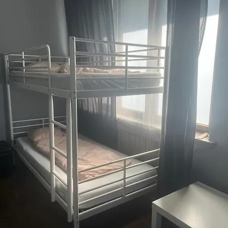 4 Couples & 4 Friends Hostel-2