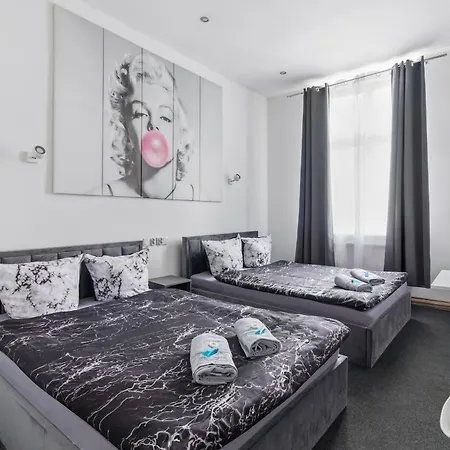 70s Guest room-3